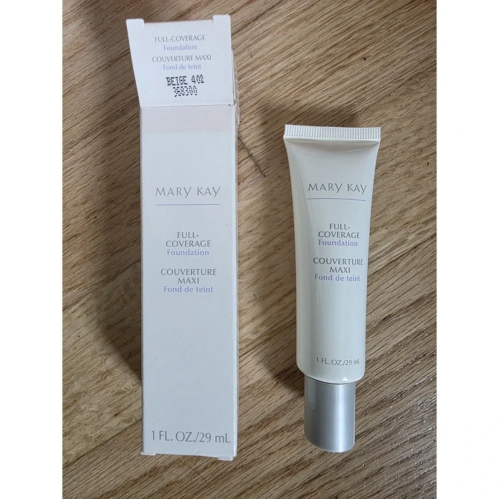 Mary Kay Full Coverage Foundation Beige 402 - Gray Cap # 368300 NIB